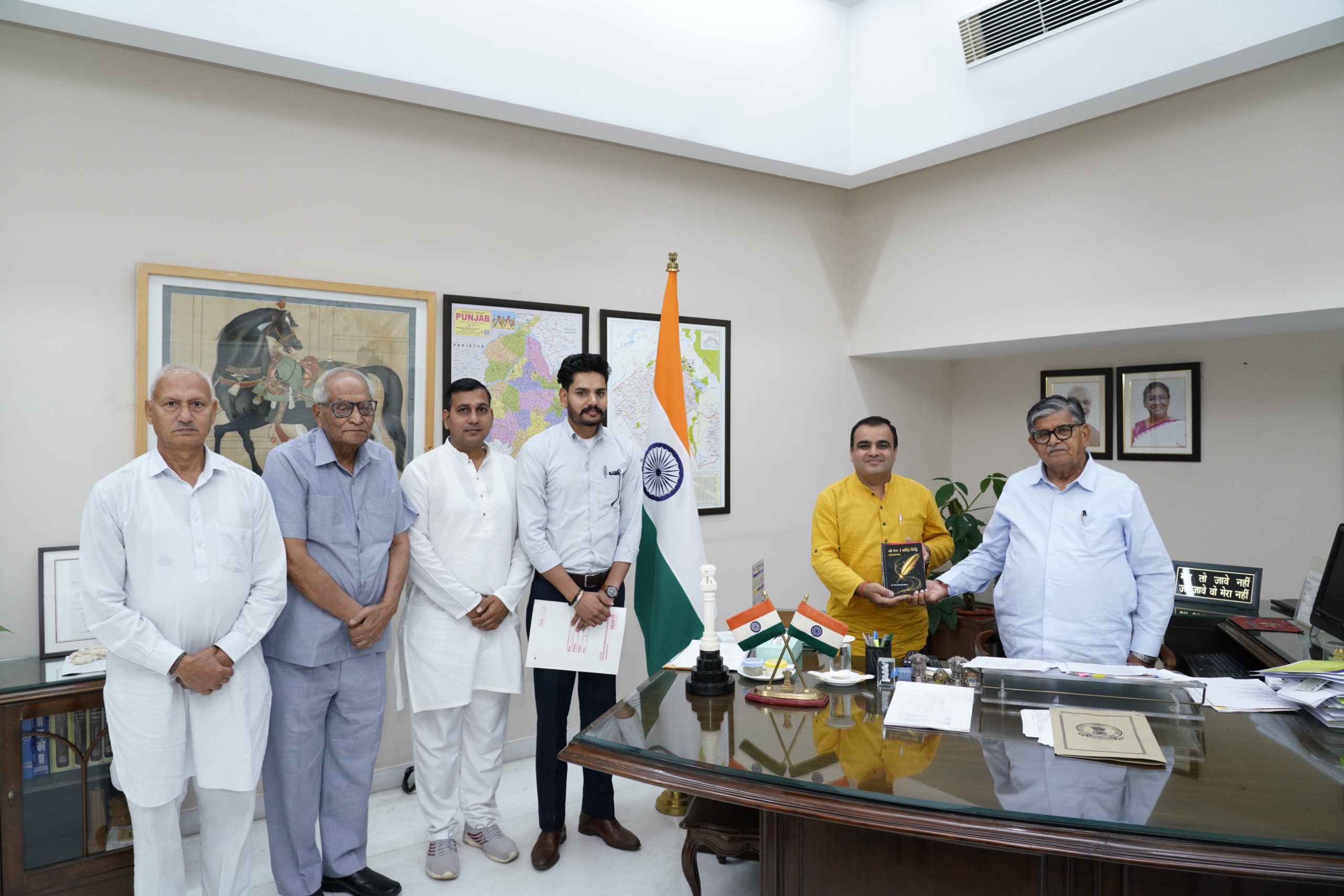 Sanskrit Bharati delegation held an important meeting with the Governor.